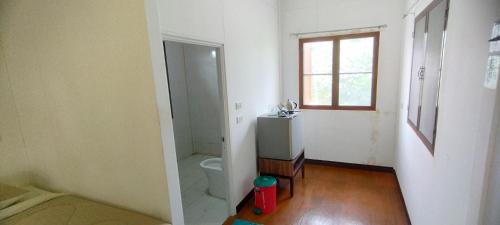 Bung Khong Long House | บ้านตานายาย