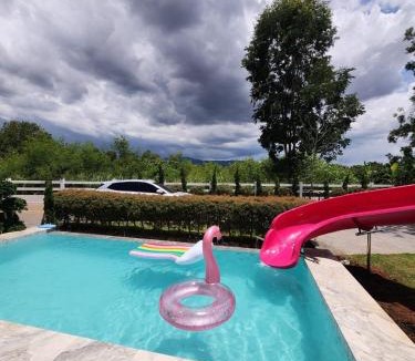 Pong Ta Long Villa | บ้านพูลวิลล่าเขาใหญ่ The Overflow