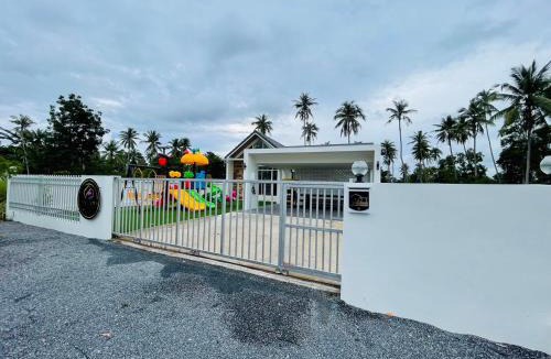 Khanom Villa | บ้านลินลดา พูลวิลล่าขนอม