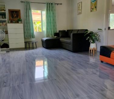 Ban Ta Khun Ski Chalet | บ้านสวนริมทาง