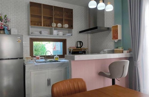 Saen Suk Villa | บ้านออมPool villa บางแสน sin