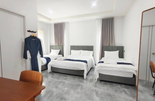 Saen Suk Villa | บ้านออมPool villa บางแสน om