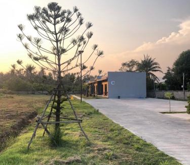 Cha-am Hotel | หน้าวังมฤคทายวันรีสอร์ท