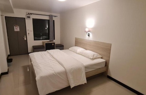 Ban Phaeo Hostel | หอพัก168