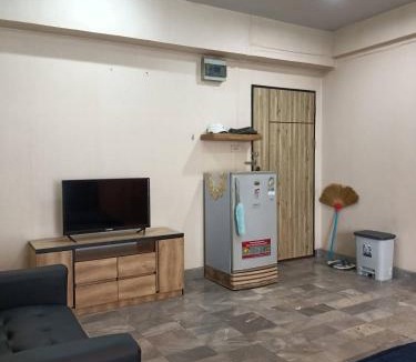 Hua Mak Hostel | ห้องพักรายงาน ใกล้รามคำแหง ราชมังคลากีฬาสถาน รถไฟฟ้าสายสีเหลืองแยกลำสาลี