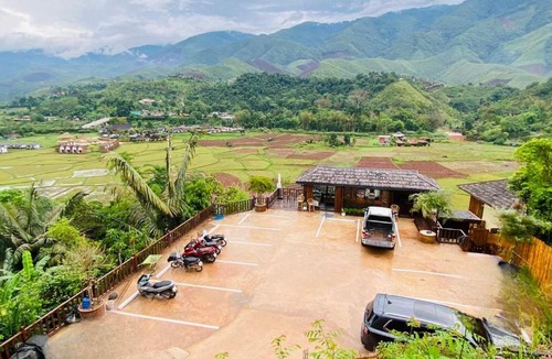 Bo Kluea Resort | อ้อมกอดบ้านสะปัน Omkod Baan Sapan