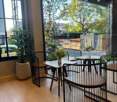 Nai Mueang Hotel | โรงแรมเดอะไนน์ พรีเมียร์