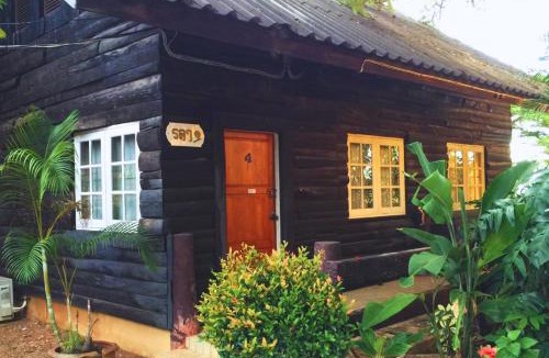 Pong Ta Long Cabin | ไร่เทียนอุดม โฮมสเตย์ เขาใหญ่
