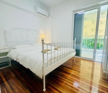 Palaio Faliro Apartment | 雅典南部海滨2km的舒适宽敞公寓
