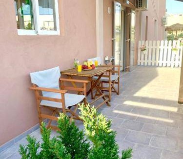 Nea Alikarnassos Apartment | 100 m² Apartment ∙ 2 bedrooms ∙ 7 guests