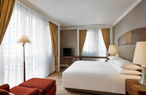 Chidlom Hotel | 100 m² Hotel ∙ 2 bedrooms ∙ 4 guests