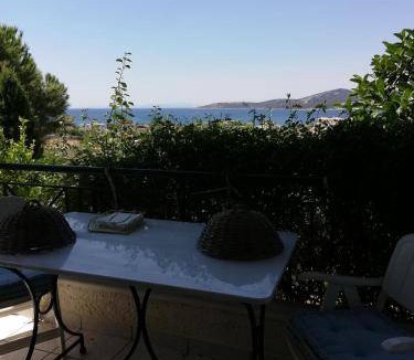 Nea Styra House | 100 m² House ∙ 2 bedrooms ∙ 6 guests