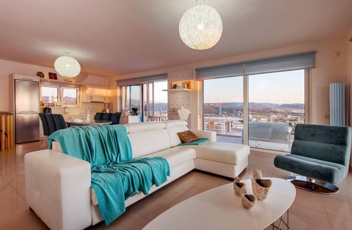 Kalamaki House | 105 m² House ∙ 2 bedrooms ∙ 4 guests