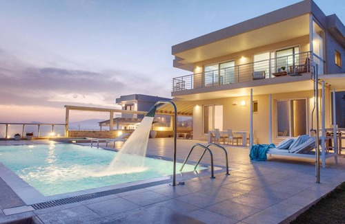 Kalamaki House | 105 m² House ∙ 2 bedrooms ∙ 4 guests