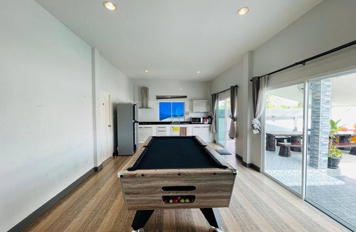 Pong Villa | 12 BR Pool Villa Near Mabprachan Lake Pattaya