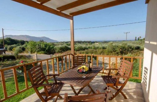 Mathes House | 120 m² House ∙ 2 bedrooms ∙ 6 guests