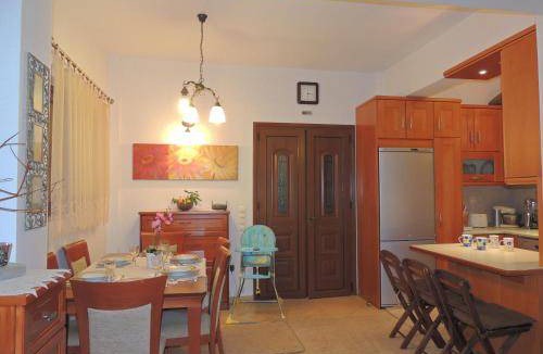 Pefkos House | 120 m² House ∙ 3 bedrooms ∙ 7 guests