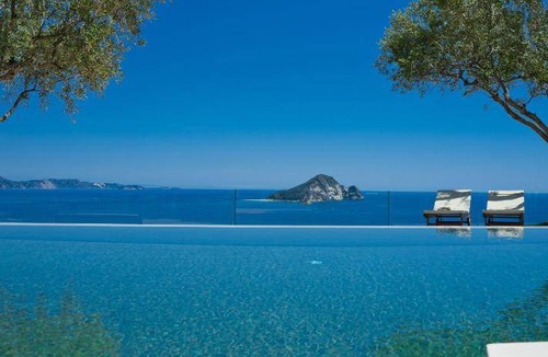 Limni Keri Resort | 120 m² Resort ∙ 4 bedrooms ∙ 10 guests
