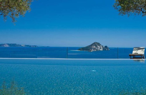 Limni Keri Resort | 120 m² Resort ∙ 4 bedrooms ∙ 10 guests