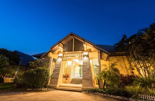 Samut Songkhram Resort | 125 m² Resort ∙ 4 bedrooms ∙ 10 guests
