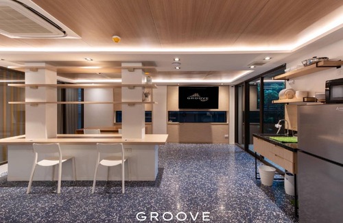 Thanon Phetchaburi Hotel | 13 m² Hotel ∙ 127 guests