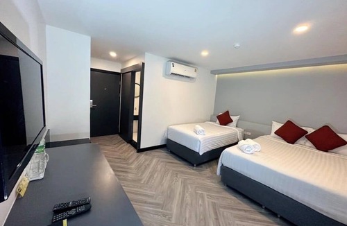 Khlong San Hotel | 14 Sathorn hotel
