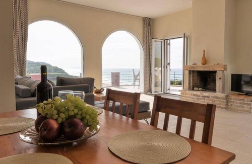 Marathias Apartment | 140 m² Apartment ∙ 4 bedrooms ∙ 8 guests