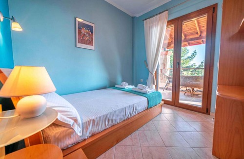 Afytos Villa | 147 m² Villa ∙ 3 bedrooms ∙ 8 guests