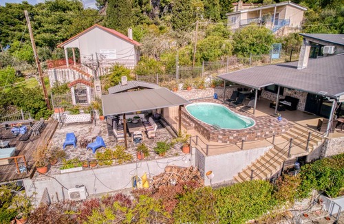 Kamena Vourla Villa | 160 m² Villa ∙ 4 bedrooms ∙ 10 guests