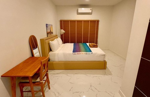 Lat Krabang Hostel | 177 Jin's Cozy Airport Home