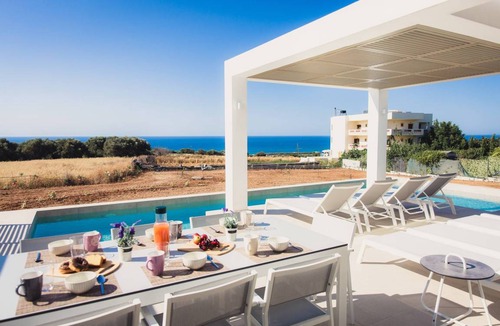Adelianos Kampos Villa | 180 m² Villa ∙ 4 bedrooms ∙ 8 guests
