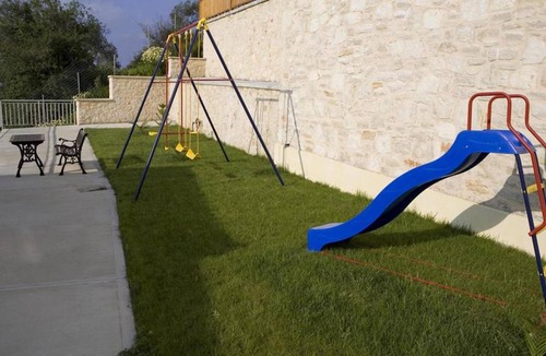 Adele House | 190 m² House ∙ 5 bedrooms ∙ 10 guests
