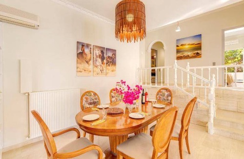 Kini House | 190 m² House ∙ 5 bedrooms ∙ 10 guests