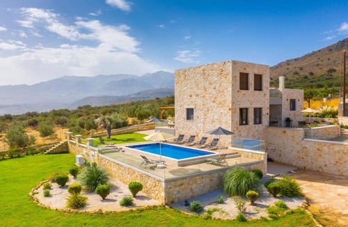 Megala Chorafia Villa | 190 m² Villa ∙ 4 bedrooms ∙ 10 guests