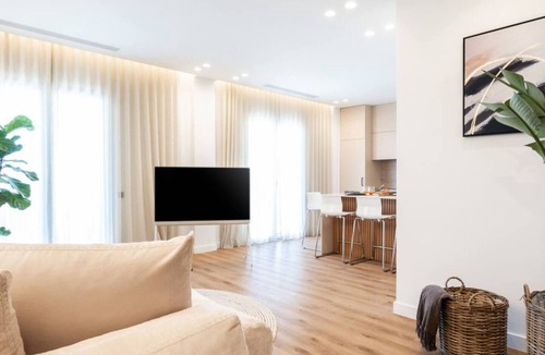 Voula Apartment | 2-BD Luxury Apt Sea View Balcony near the beach