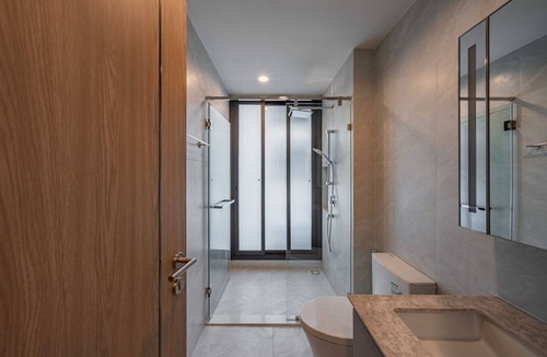 Huai Khwang Apartment | 2-bedroom apartment in pleasant Bangkok with WiFi, AC, fitness room