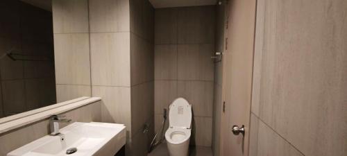 Bang Kra So Apartment | 2-bedroom flat in Bangkok, Chao Phraya River