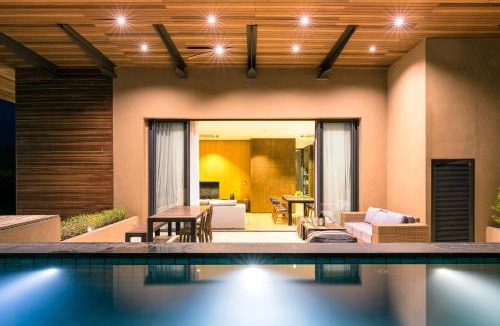 Mu Si Apartment | 2 Bedroom Luxury Pool Penthouse at ATTA