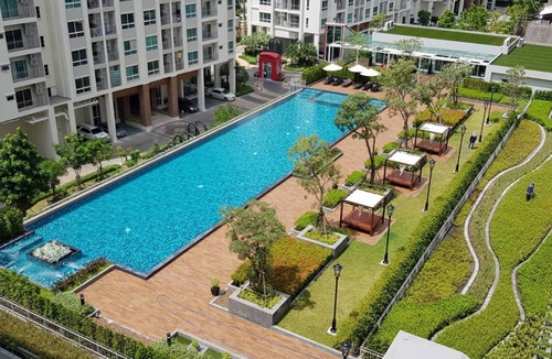 Huai Khwang Condo | 2 Bedroom Unit 1.5km from Thailand Cultural Center MRT (66.5 sqm)