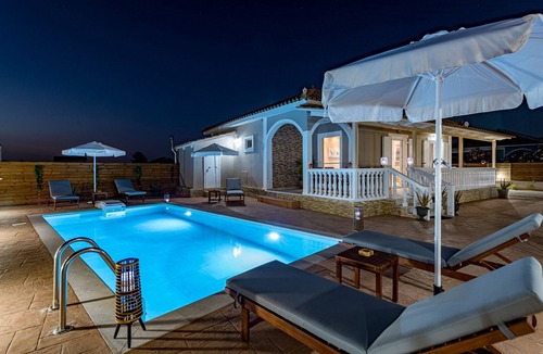 Agrilia Villa | 2 Bedroom Villa Blossom with private pool, beautiful garden and BBQ area.