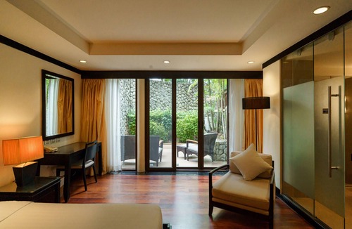 Cherngtalay Villa | 2 Bedrooms Beachfront Pool Villas in Laguna Complex City