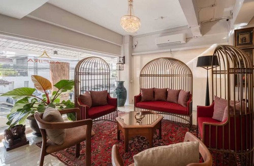 Ploenchit Condo | 2 BR Ruamrudee/service/Monthly