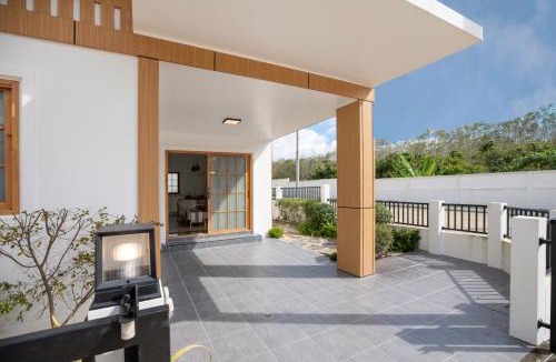 Thep Kasattri Villa | 2 BR Villa Sunrise Garden A072 near Airport