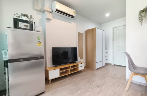Phra Khanong Condo | 2 mins bike Homey unit to BTS Bang Chak