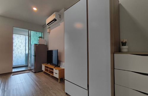 Phra Khanong Condo | 2 mins bike Homey unit to BTS Bang Chak