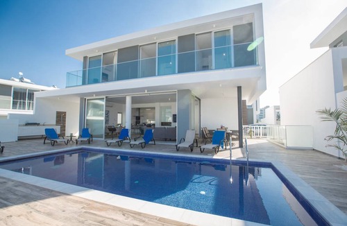 Protaras Villa | 200 m² Villa ∙ 5 bedrooms ∙ 12 guests