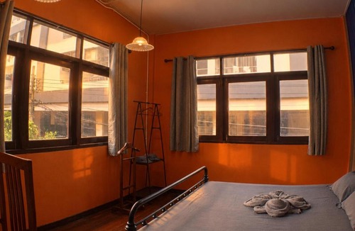 Ratchathewi Hostel | 201 Art in town Hostel
