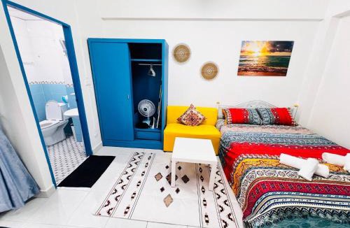 Chan Kasem Apartment | 203 Budget Room, wifiutilities, Bangkoks center