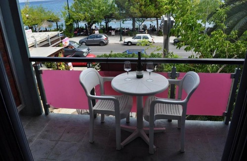 Kamena Vourla House | 203 | Okeania Double Room 1st Floor
