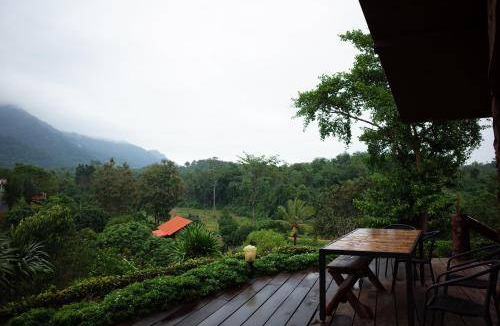 Pong Ta Long Hotel | 210 m² Hotel ∙ 3 bedrooms ∙ 12 guests